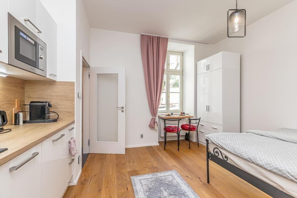 Cozy Quiet New Apartment In Karlin Square 布拉格 外观 照片